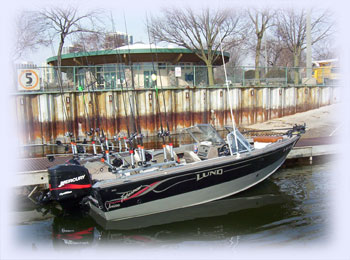 18foot Lund Fishing boat for smaller Lake Michigan Fishing Charters.